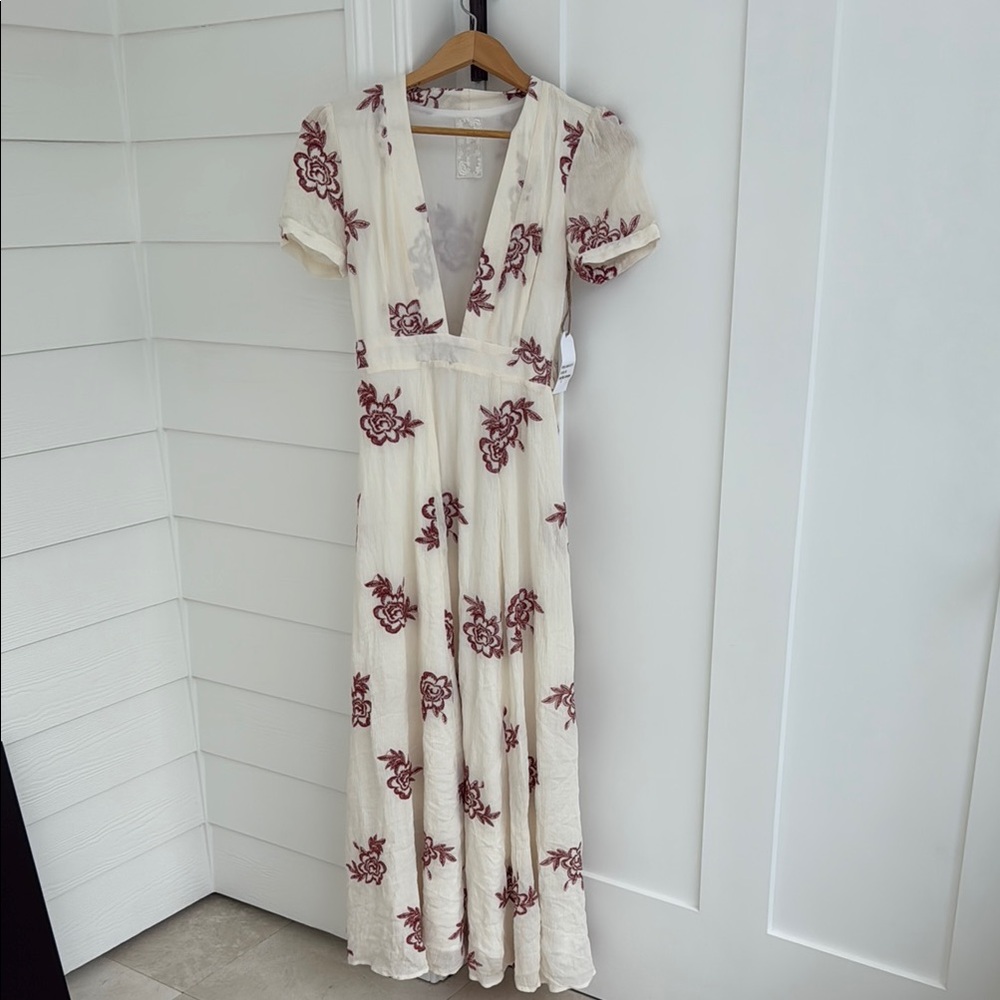 Sadie & Sage, Floral Embroidered Maxi Dress in Cream and Red, XS